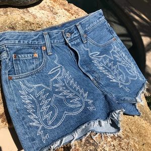 Levi Denim Cut-Off Shorts 🇺🇸